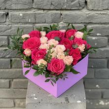 Цветочная композиция из Розы в коробке в Каргополе