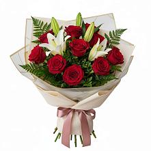 Букет цветов из:  Лилии и Розы в Каргополе