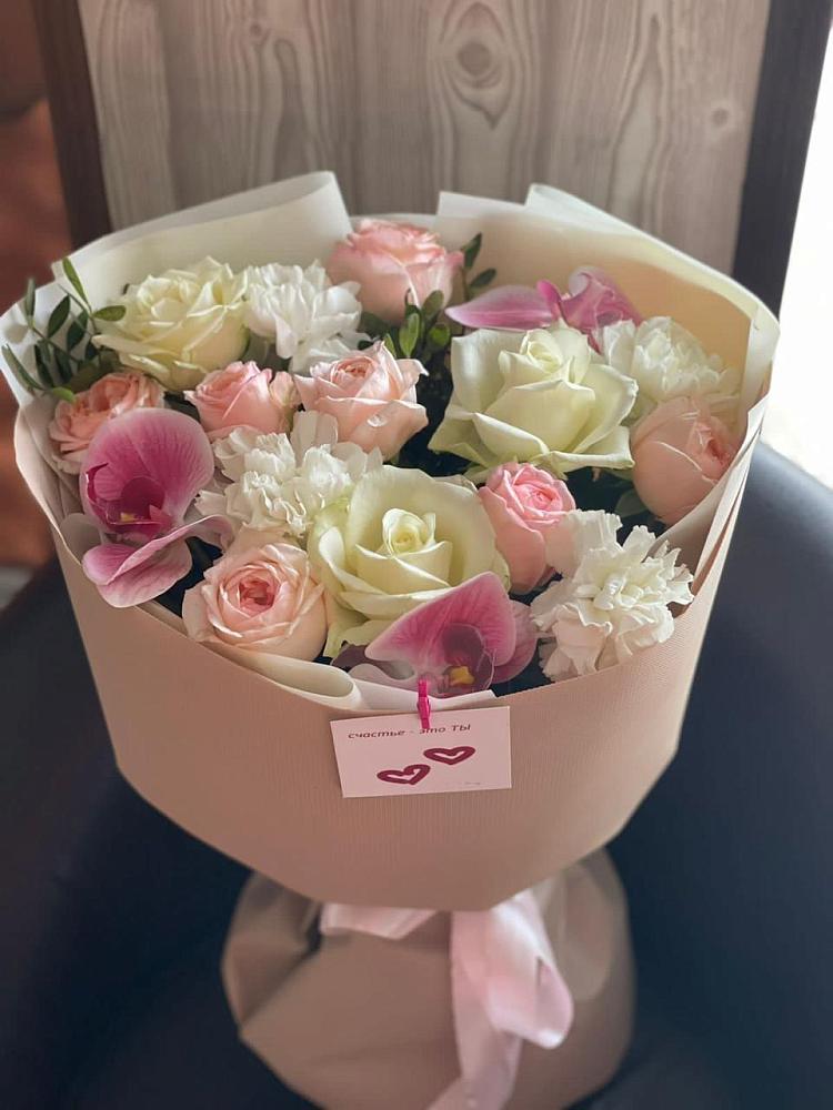 Букет цветов из: Орхидеи, Розы и Гвоздики в Каргополе