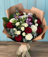Букет цветов из:  Розы и Альстромерии в Каргополе