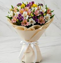 Букет цветов из:  Альстромерии в Каргополе