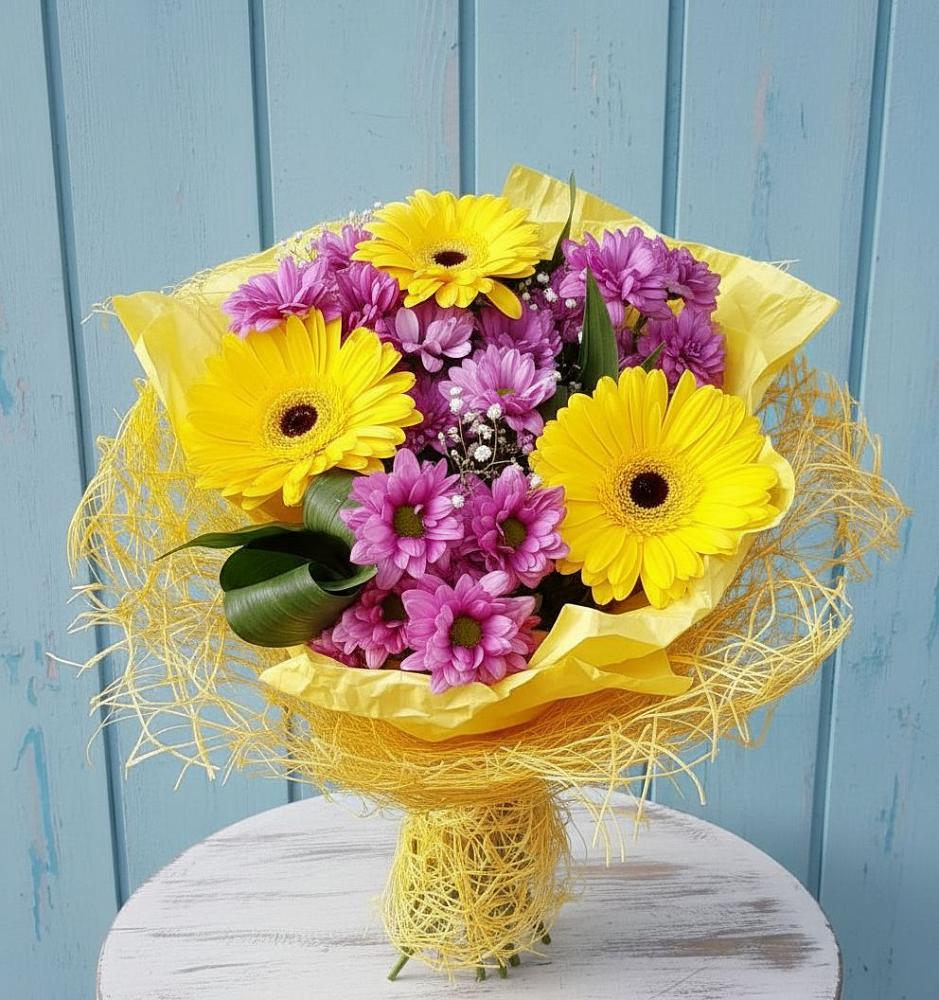 Букет цветов из: Хризантемы и Герберы в Каргополе