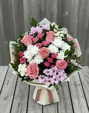 Букет цветов из:  Альстромерии, Гвоздики, Розы и Хризантемы в Каргополе