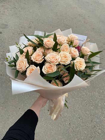 Букет Кремовые розы Латте в Каргополе