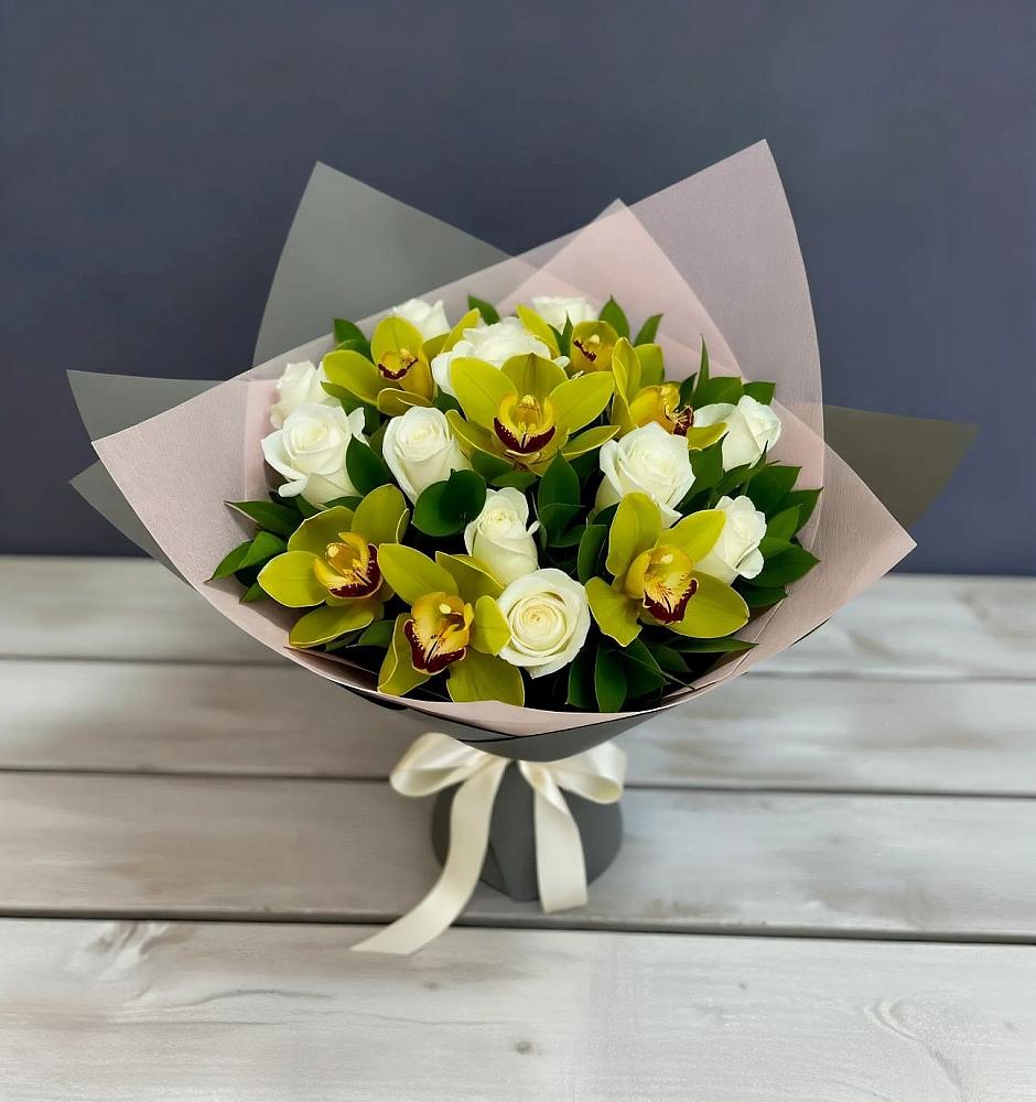 Букет цветов из: Орхидеи и Розы в Каргополе