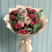 Букет цветов из:  Гвоздики и Розы в Каргополе