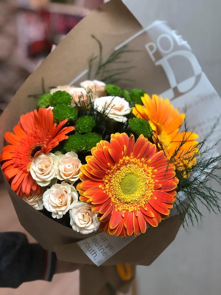 Букет цветов из: Герберы, Хризантемы и Розы в Каргополе