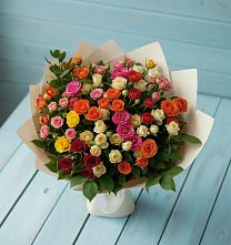 Букет Микс из разноцветных кустовых роз в Каргополе